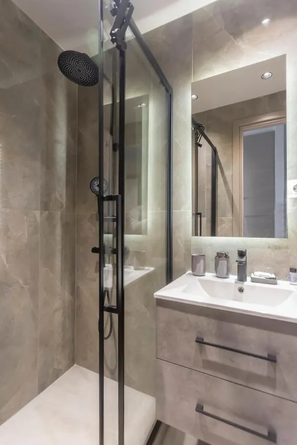Zenou 24 Downtown Apartment Thessaloniki 0*,  Griekenland